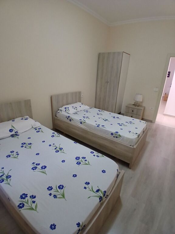 Shtëpi 3+1 me qera ne Kodren e Priftit, prane UET