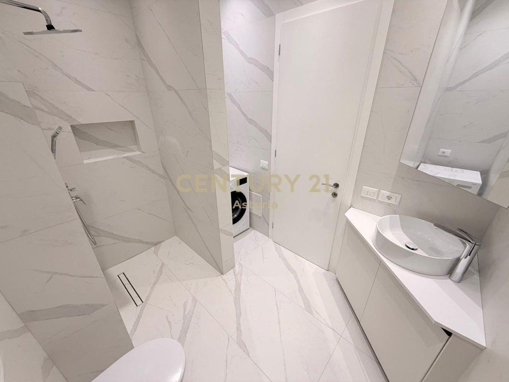 JEPET ME QIRA APARTAMENT PREMIUM 2+1+2+POST PARKIMI TE "KOMPLEKSI DELIJORGJI"