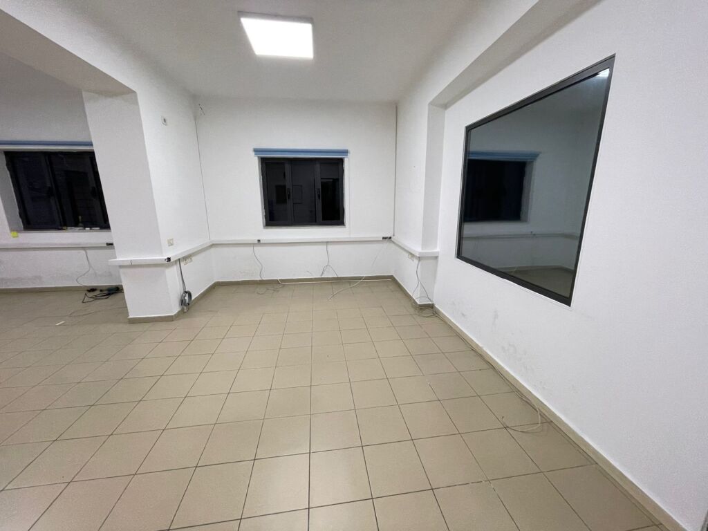 🏢 JEPET ME QIRA AMBIENT BIZNESI – PRANË SHESHIT AVNI RUSTEMI