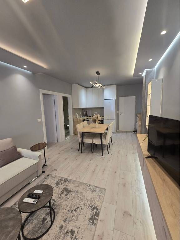 Appartamento 1+1 in affitto a Komuna e Parisit 750 € /Mese