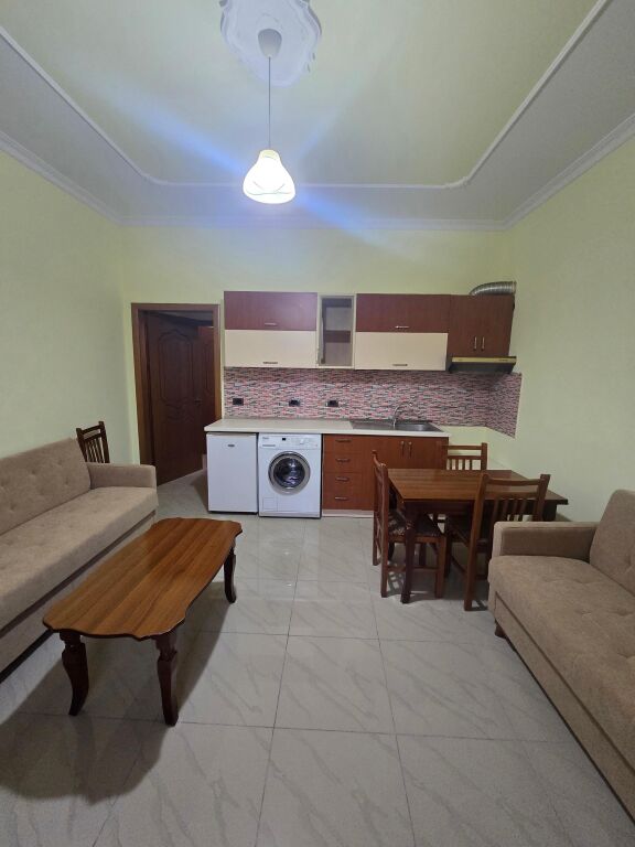 APPARTAMENTO 1+1. 40000 LEKE .JORDAN MISJA