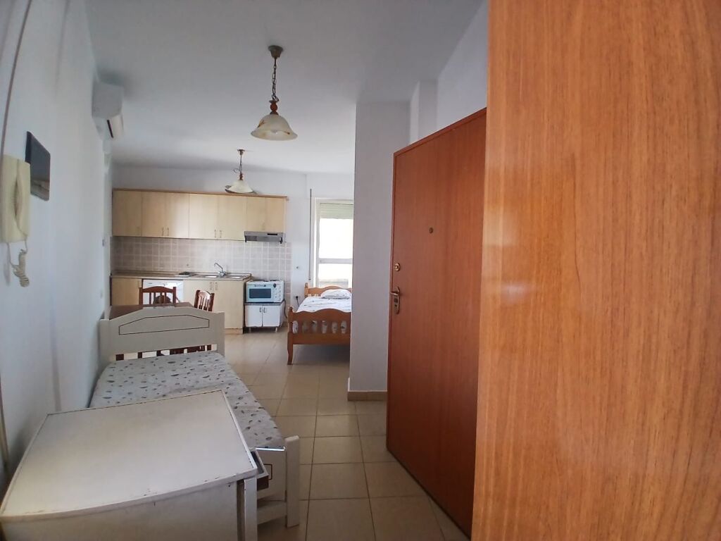Home studio for rent occasion 35,000 leke