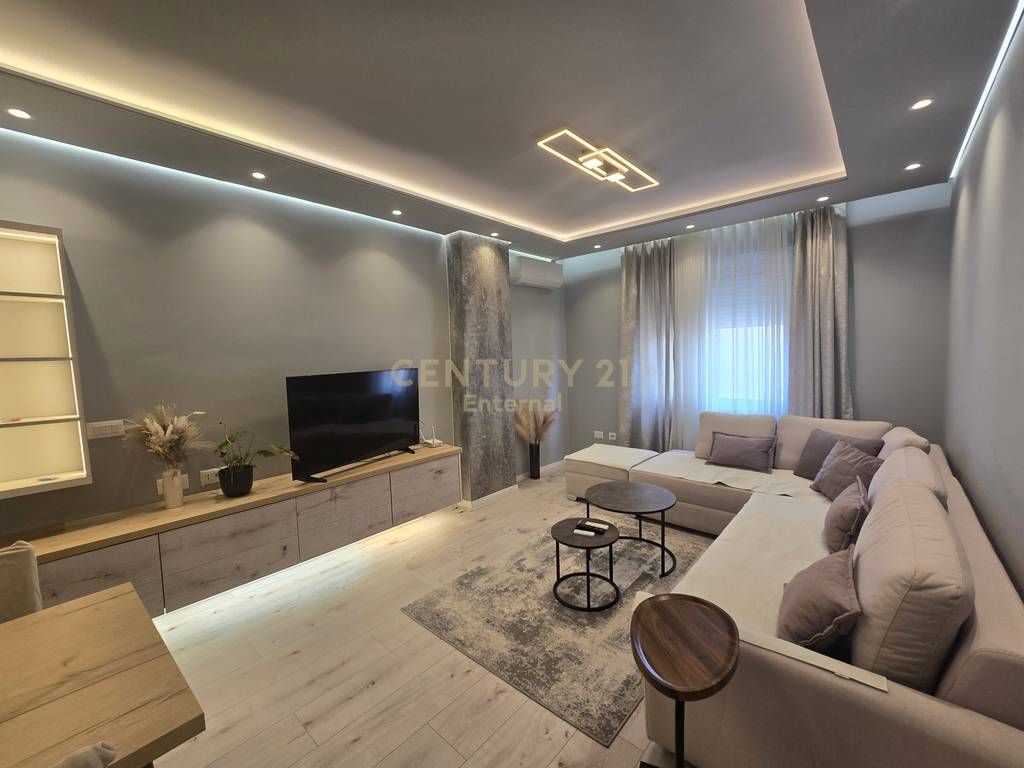 APARTAMENT 1+1+BALLKON, TEK KOMUNA E PARISIT