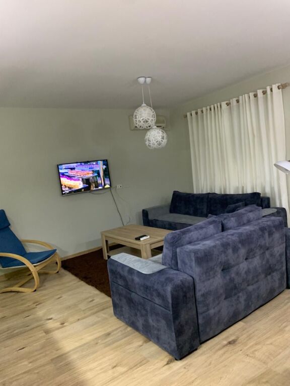 1+1,kat 3 ekzistues,qender,700 euro