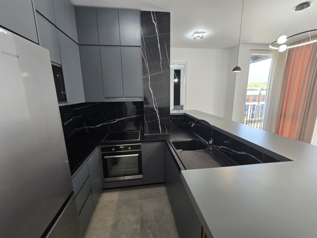 Apartament 2+1+2+Parkim  Me Qira, Liqeni i Thate 1375