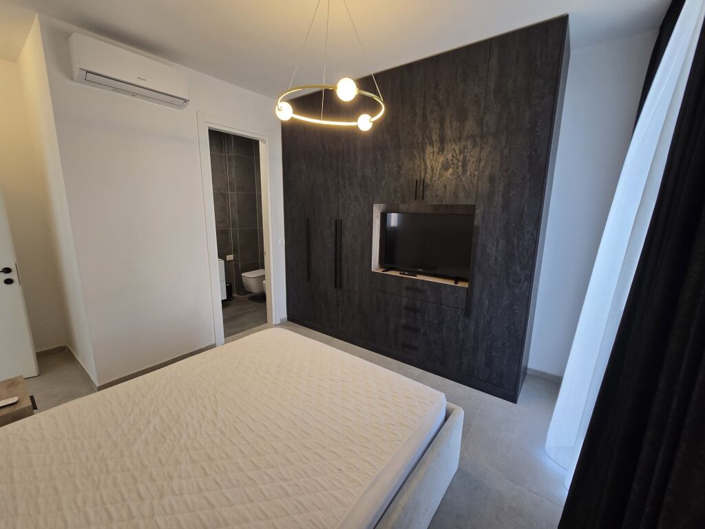 Apartament 2+1+2+Parkim  Me Qira, Liqeni i Thate 1375