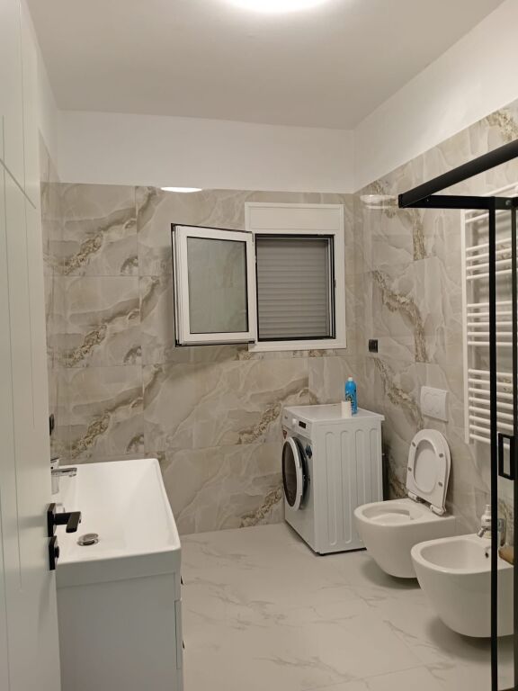 Apartament me qera