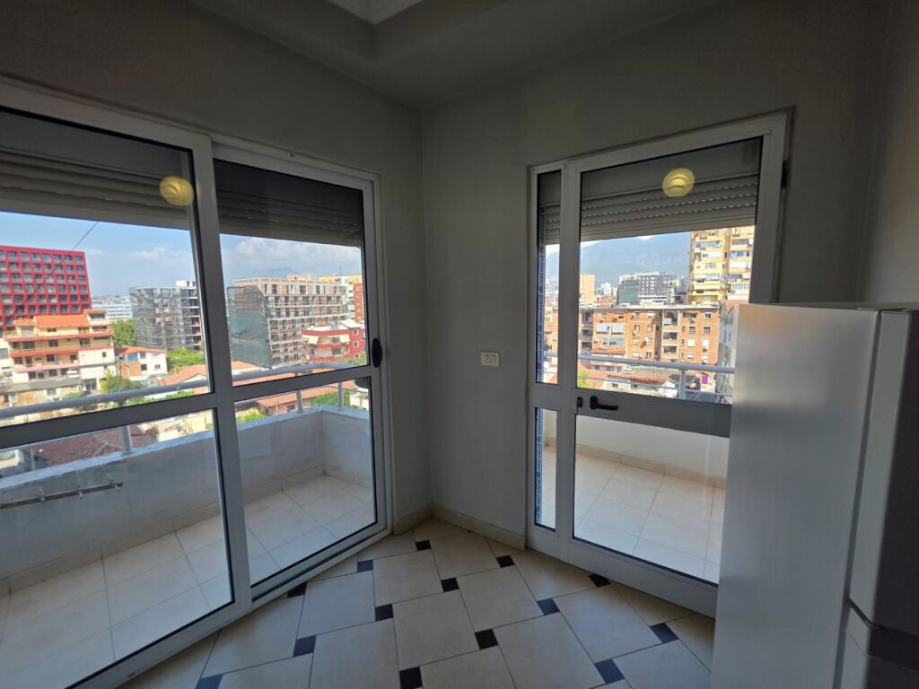 Jepet me qera apartament 1+1 tek rruga e Barrikadave