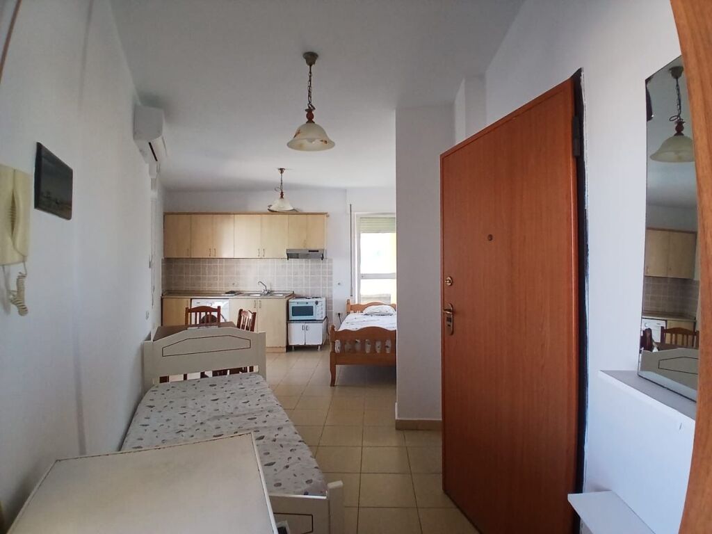 Home studio for rent occasion 35,000 leke