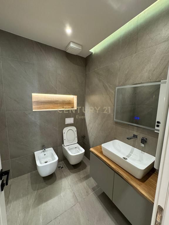 Premium Apartment 2+1+2+Parking for Rent, Dry Lake