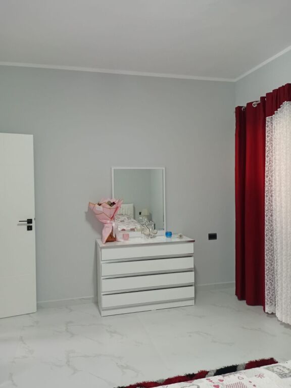 Apartament me qera