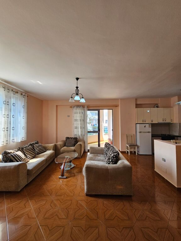 JEPET ME QIRA APARTAMENT 2+1+2 – FRESK 📍 Rruga e Thesarit – pranë shkollës Kati 2 pallat i ri
