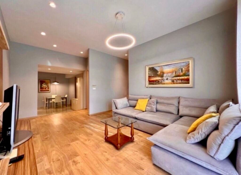 Apartament 2+1 te Komuna E Parisit