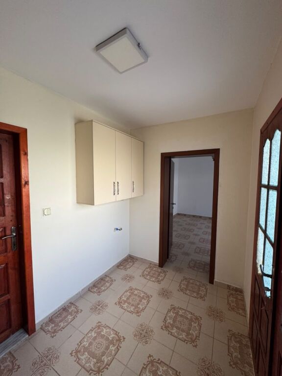 Hyrje me qira ne Kombinat, 1+1, 60m2, 22000 LEK