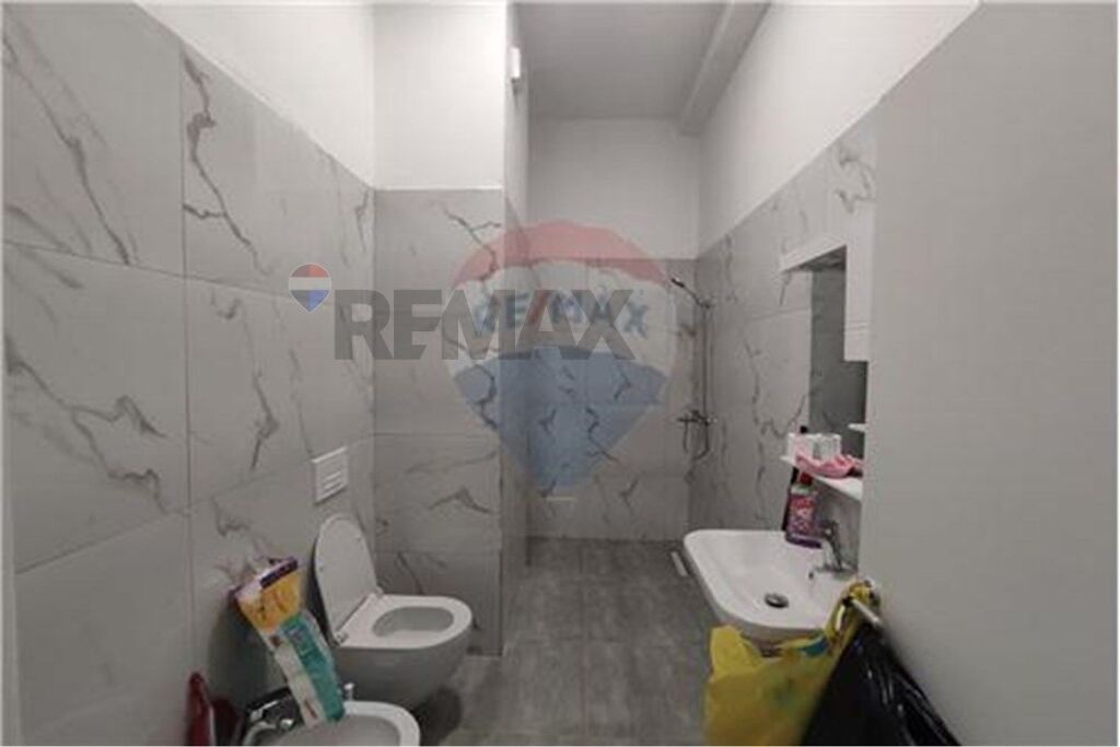 Shitet apartament 2+1 Kompleksi Kontakt