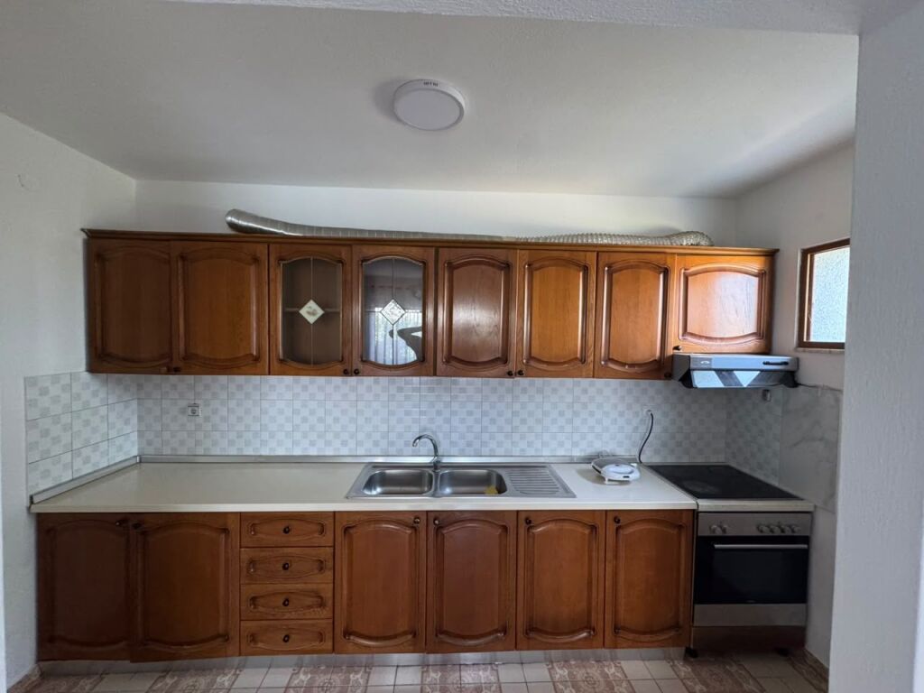 Hyrje me qira ne Kombinat, 1+1, 60m2, 22000 LEK