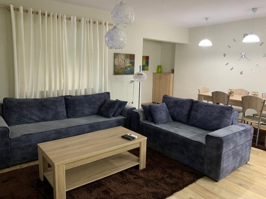 1+1,kat 3 ekzistues,qender,700 euro