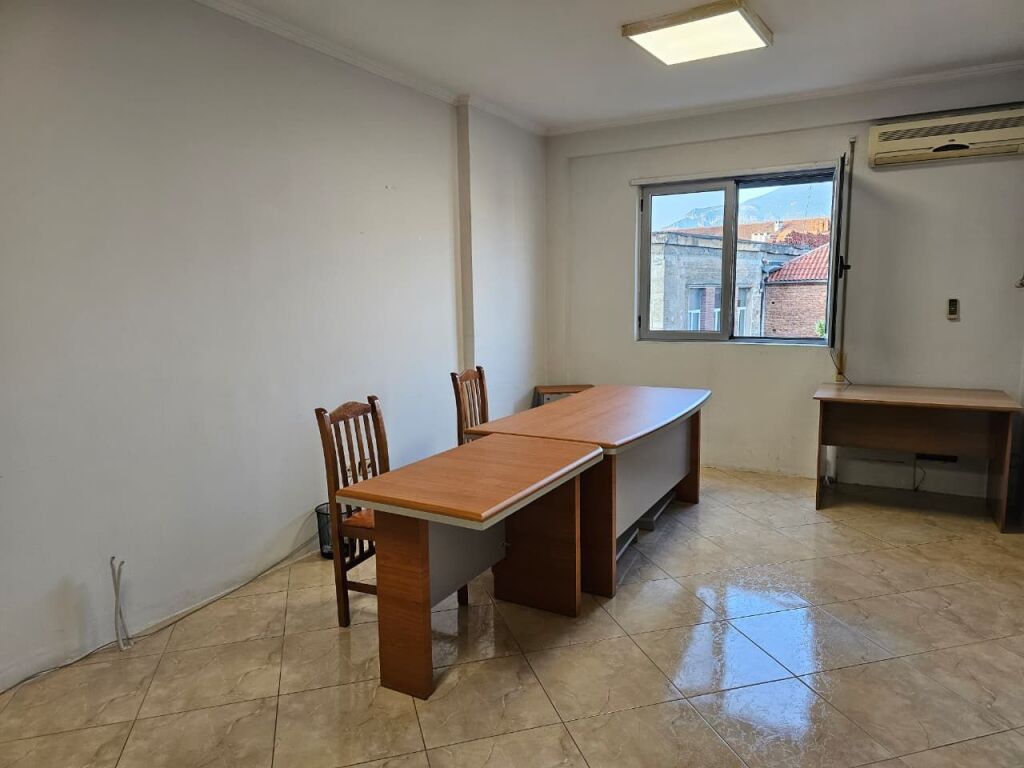 VIALE ZOGU I PARE, AMBIENTE UFFICIO IN AFFITTO