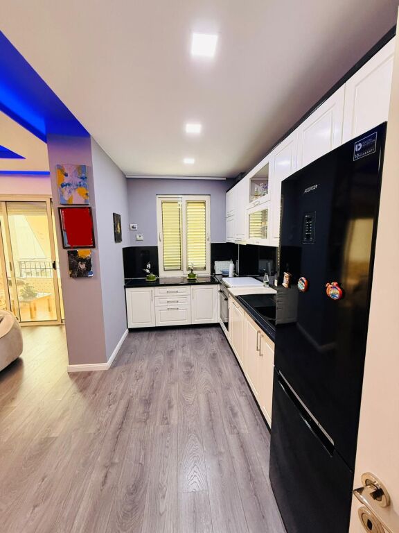 Appartamento 2+1+2 in vendita Palazzi Cabej Yzberisht !