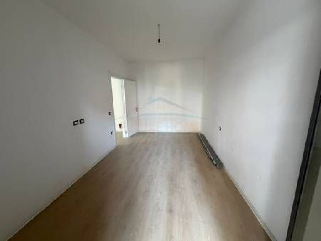 For Rent, Business Premises, Ndregjoni Complex, Tirana