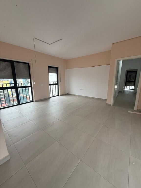 3+1, empty at Selvia for office, 800 thousand lek