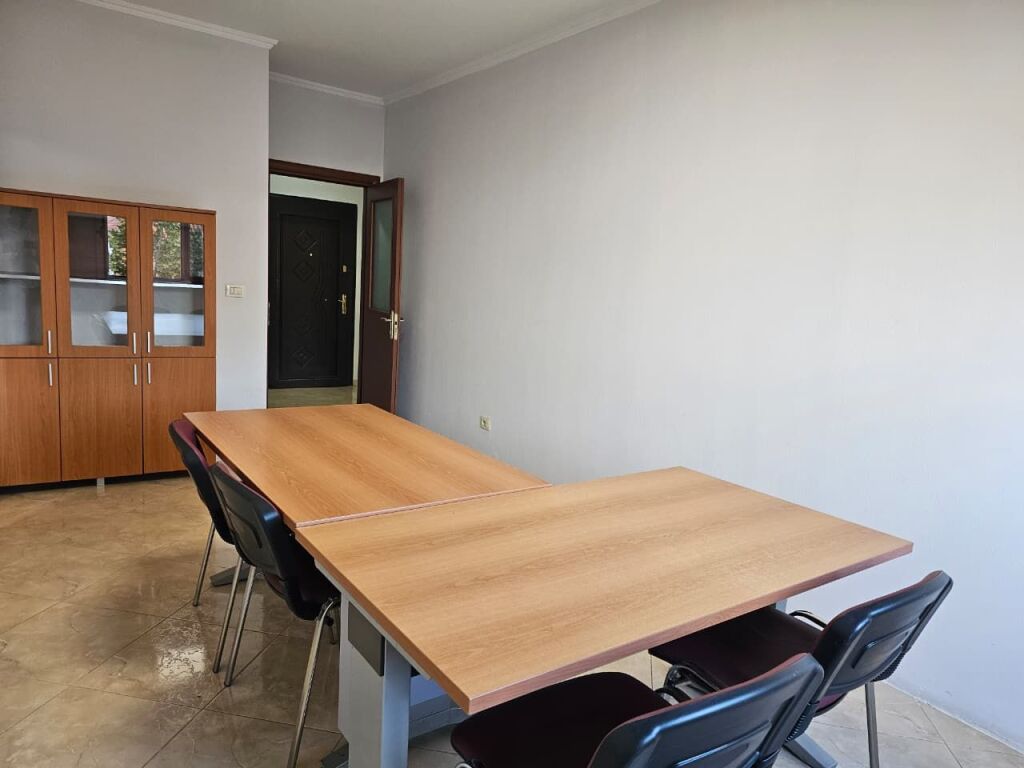 VIALE ZOGU I PARE, AMBIENTE UFFICIO IN AFFITTO