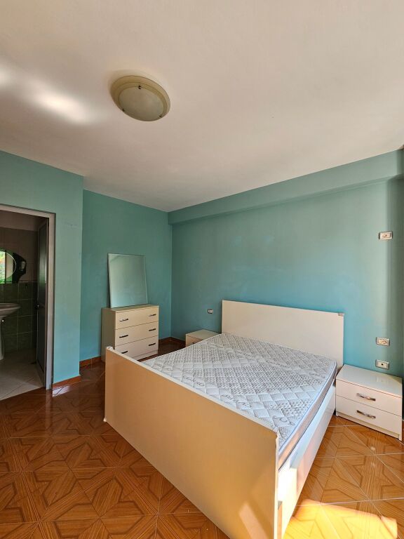 JEPET ME QIRA APARTAMENT 2+1+2 – FRESK 📍 Rruga e Thesarit – pranë shkollës Kati 2 pallat i ri