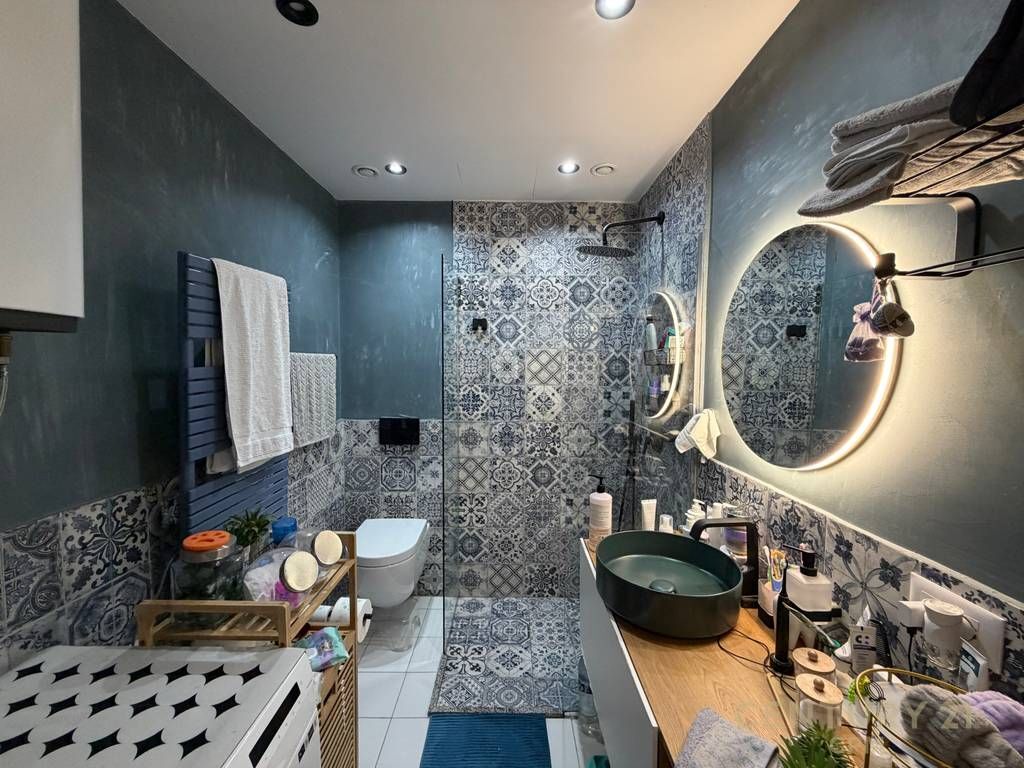 Shitet Apartament 2+1 tek Komuna e Parisit