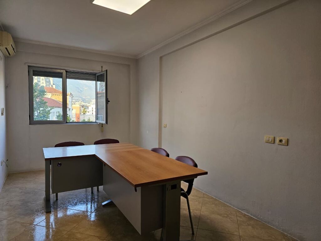 VIALE ZOGU I PARE, AMBIENTE UFFICIO IN AFFITTO