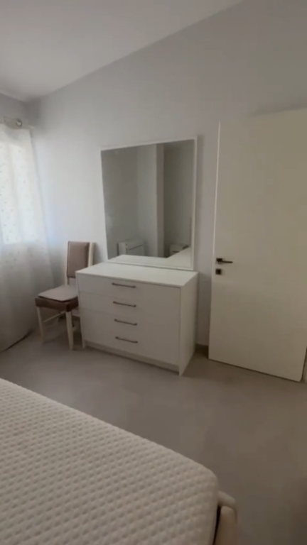 Apartament 1+1 per qera Kristal Center !
