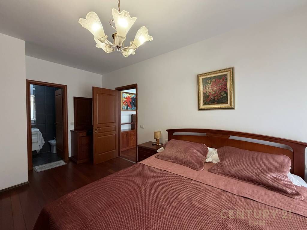 IN AFFITTO APPARTAMENTO 2+1+2+PARCHEGGIO, VICINO ALLA STRADA DI ELBASAN
