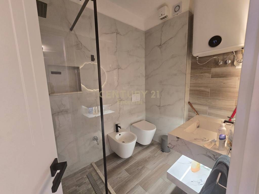 APARTAMENT 1+1+BALLKON, TEK KOMUNA E PARISIT