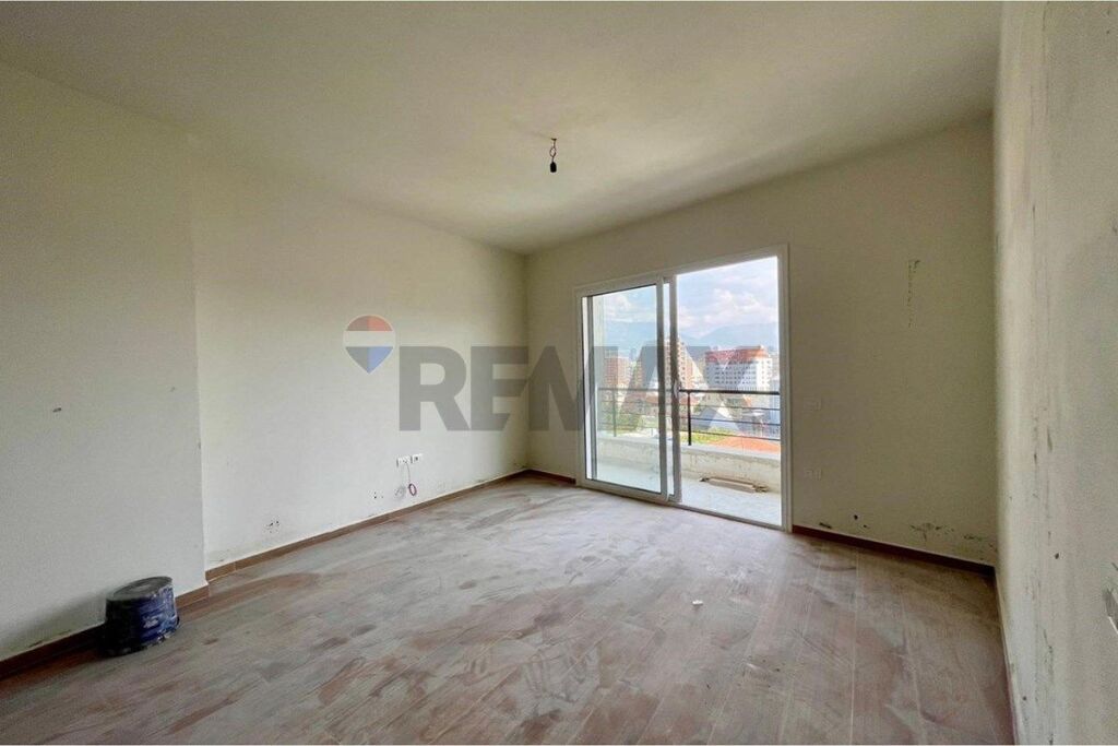 Apartament 2+1 per shitje prane fabrikes se miellit