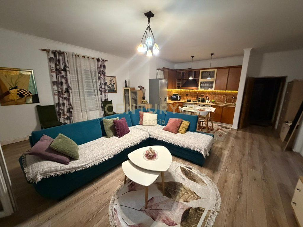 APARTAMENT 2+1 ME QIRA.
