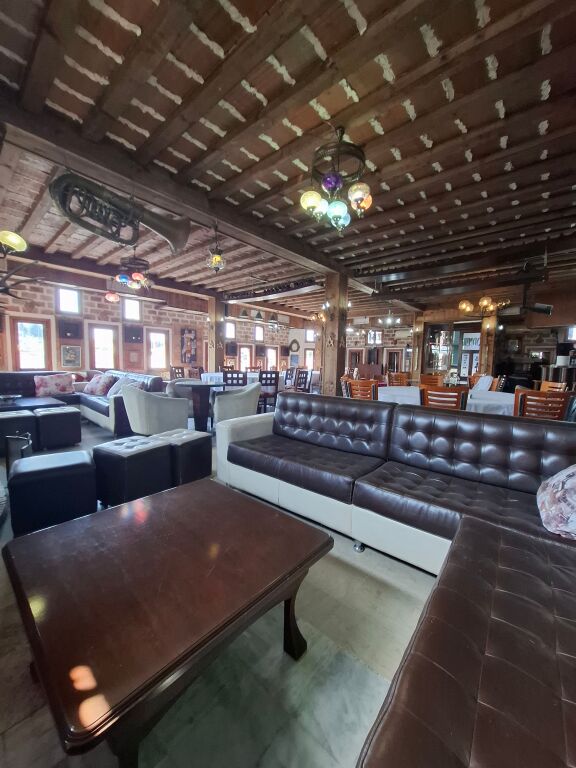 BAR-RESTORANT ME QIRA, VENDOSUR TEK RRETH-RROTULLIMI I SHKOZES!