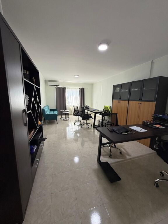 📍Laprak Jepet Apartament 3+1+2 Me Qera Per Zyra