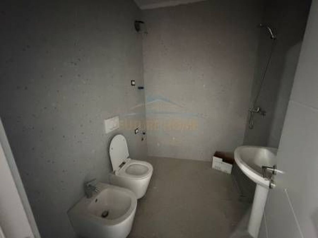 For Rent, Business Premises, Ndregjoni Complex, Tirana