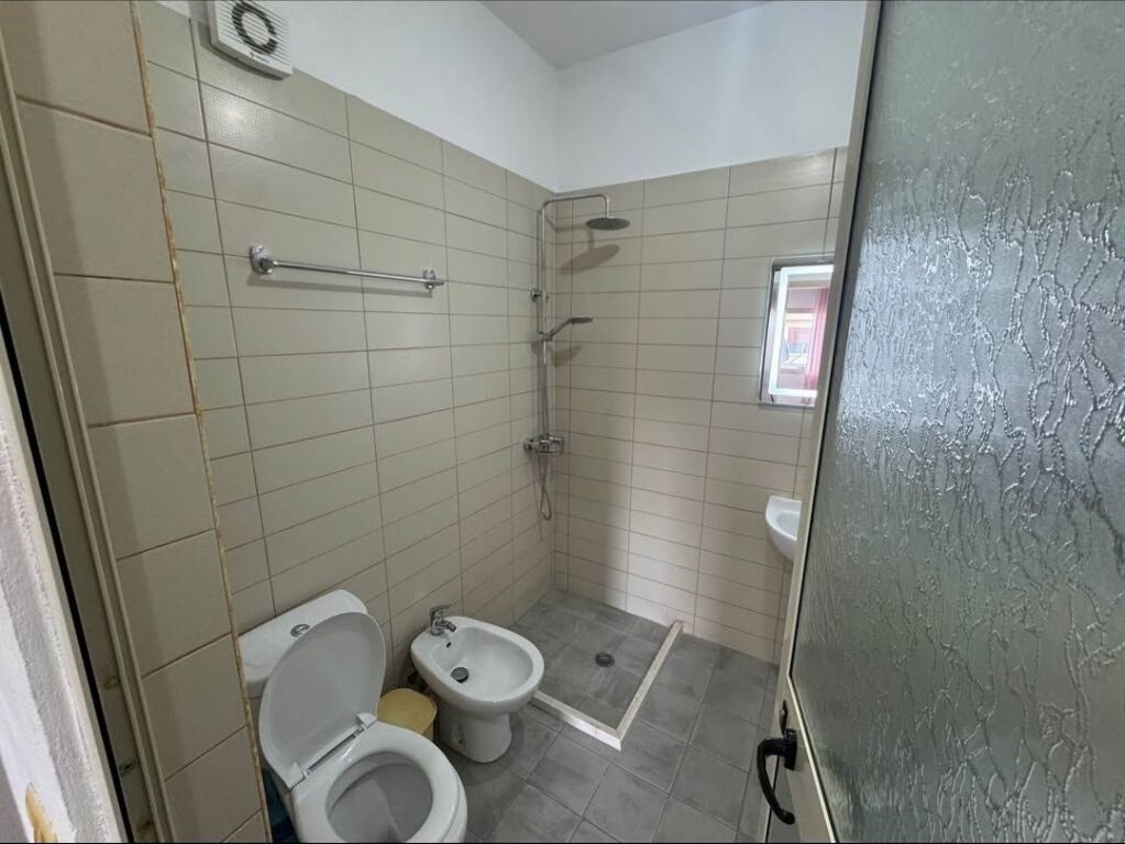 Jepet Shtepi me Qera 1+1 - Misto Mames , Tirane
