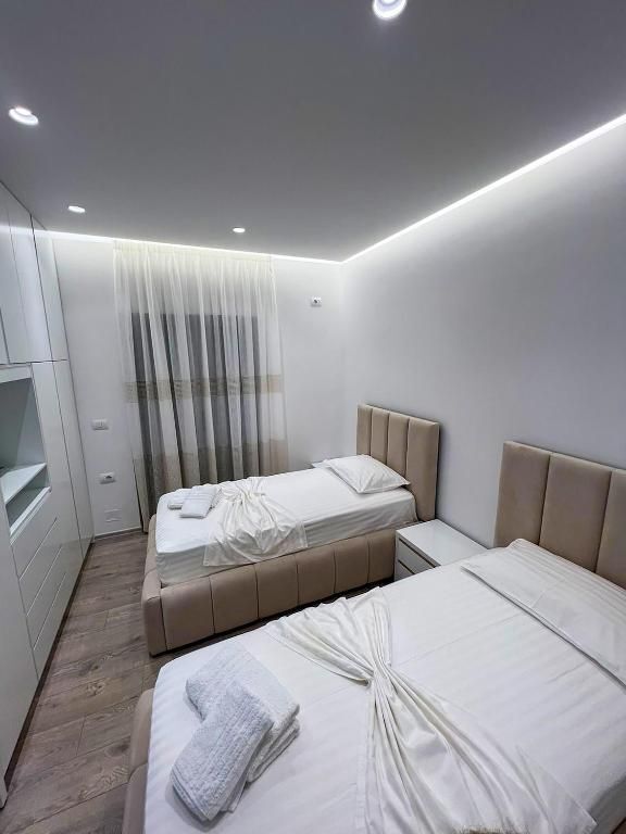 Shitet Apartament 2+1  SARANDE