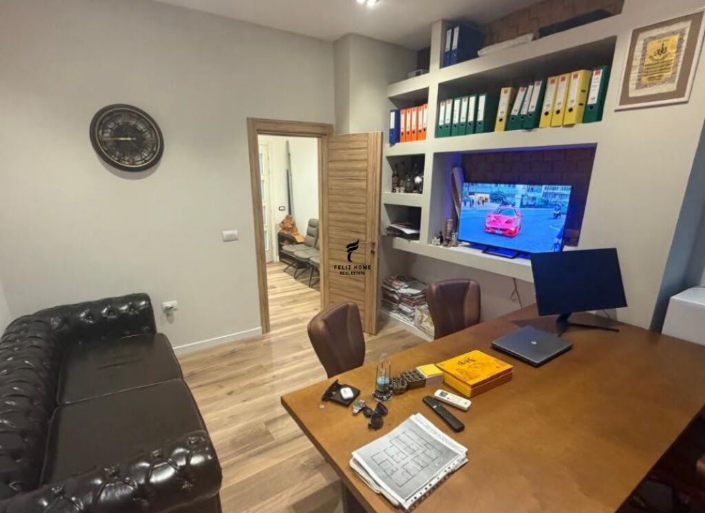 OFFICE FOR RENT 50 M2 21 DECEMBER 80,000 LEKE FH-91696
