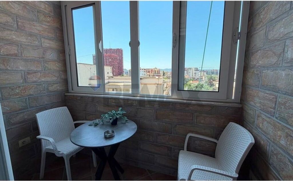 🏠 Apartament 1+1 me qira – Rruga e Kavajës