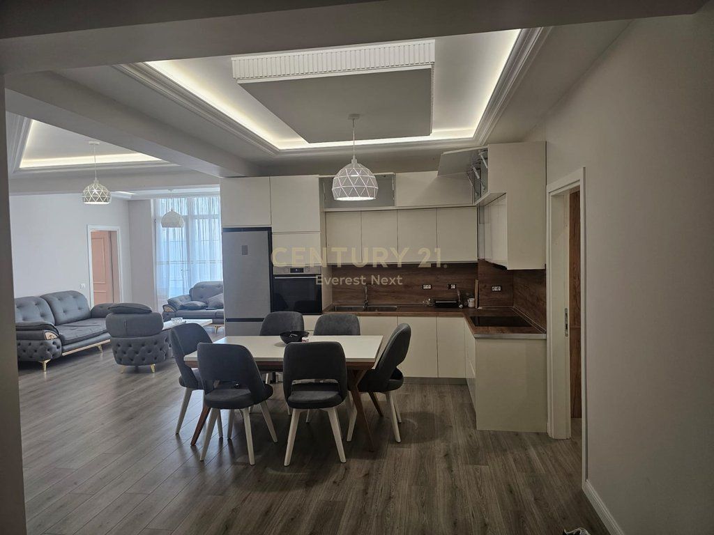 JEPET ME QIRA APARTAMENT 3+1+2 – PËRBALLË DELIJORGJIT