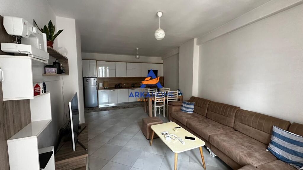 JEPET ME QERA APARTAMENT 2+1+BALLKON "TE KOMPLEKSI JOLLA,ASTIR" 60.000 LEKE