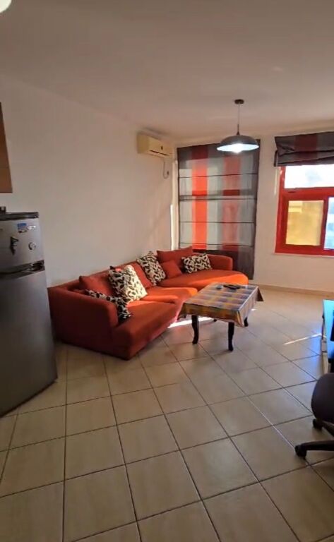 Apartment me qera tek Bashkia