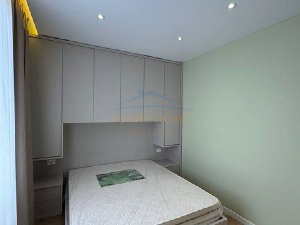 Shitet, Apartament 2+1, Myslym Shyri, Tiranë.