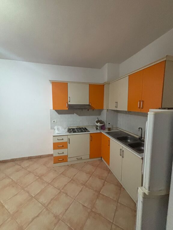 For rent 1+1 Astir empty 35,000 lek
