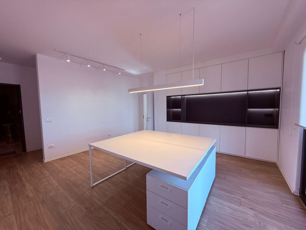 Ufficio in affitto presso Garden Building, Via Kavajes !