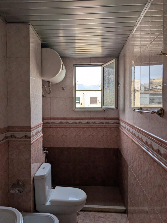 Apartament 2+1 me qera tek 21 Dhjetori prane Sabaudin Gabrani