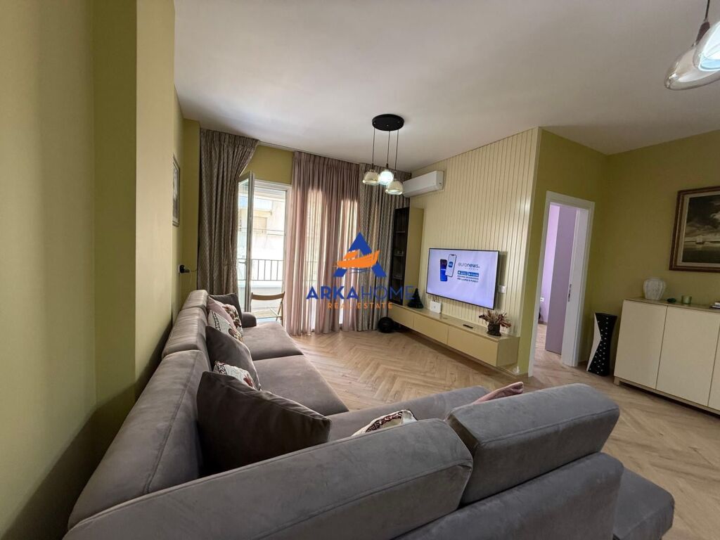 SHITET APARTAMENT 1+1+BALLKON "PAZARI I RI" 245.000 EURO