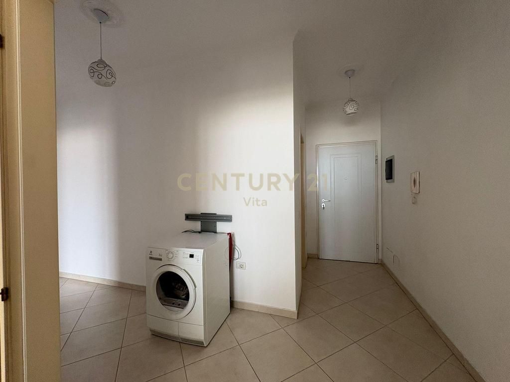 Super apartament 2+1+2 për Shitje pranë Kopshtit Botanik dhe Xhamisë, Tiranë !!